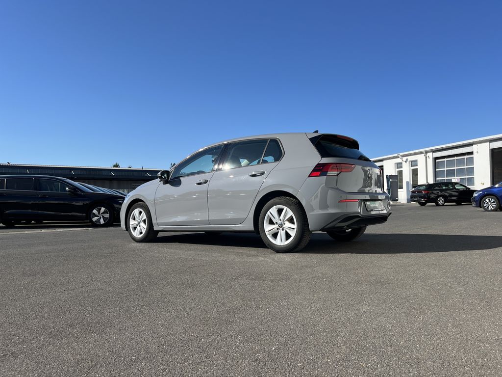 Volkswagen Golf 1.5 TSI Life 10