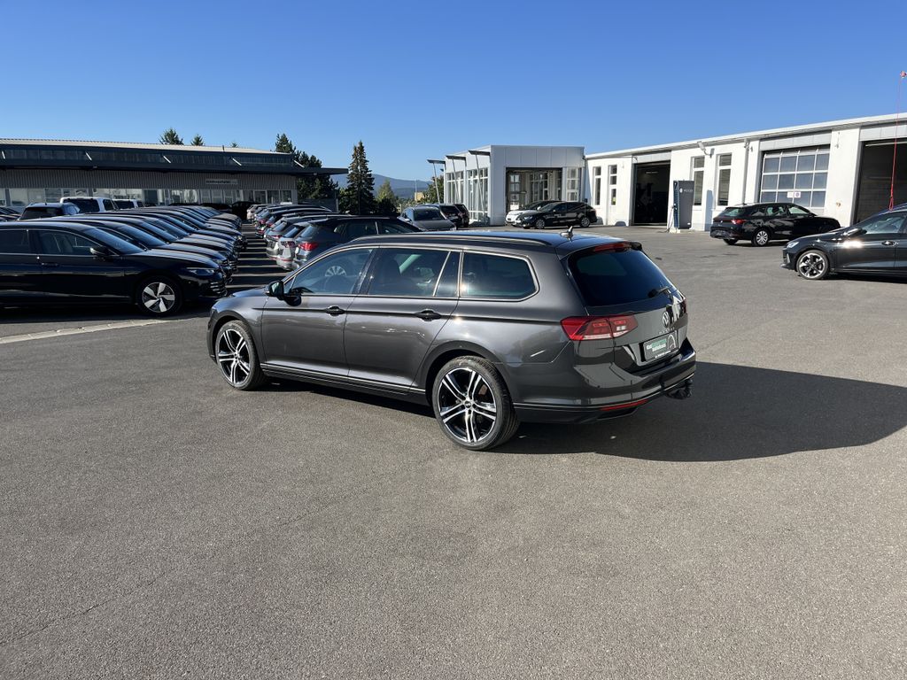Volkswagen Passat Variant 2.0 TDI R-Line Optik 11
