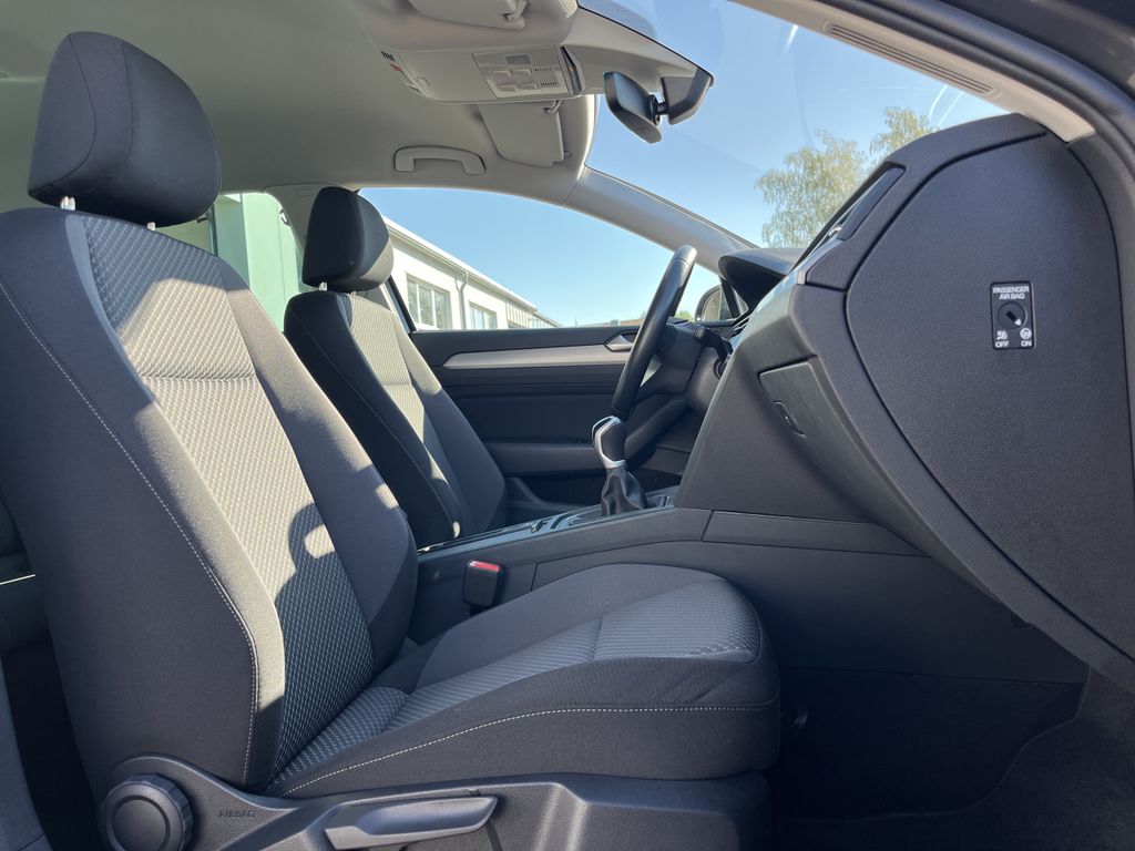 Volkswagen Passat Variant 2.0 TDI R-Line Optik 15