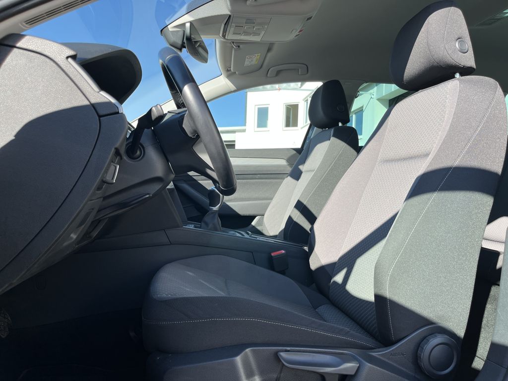 Volkswagen Passat Variant 2.0 TDI R-Line Optik 13