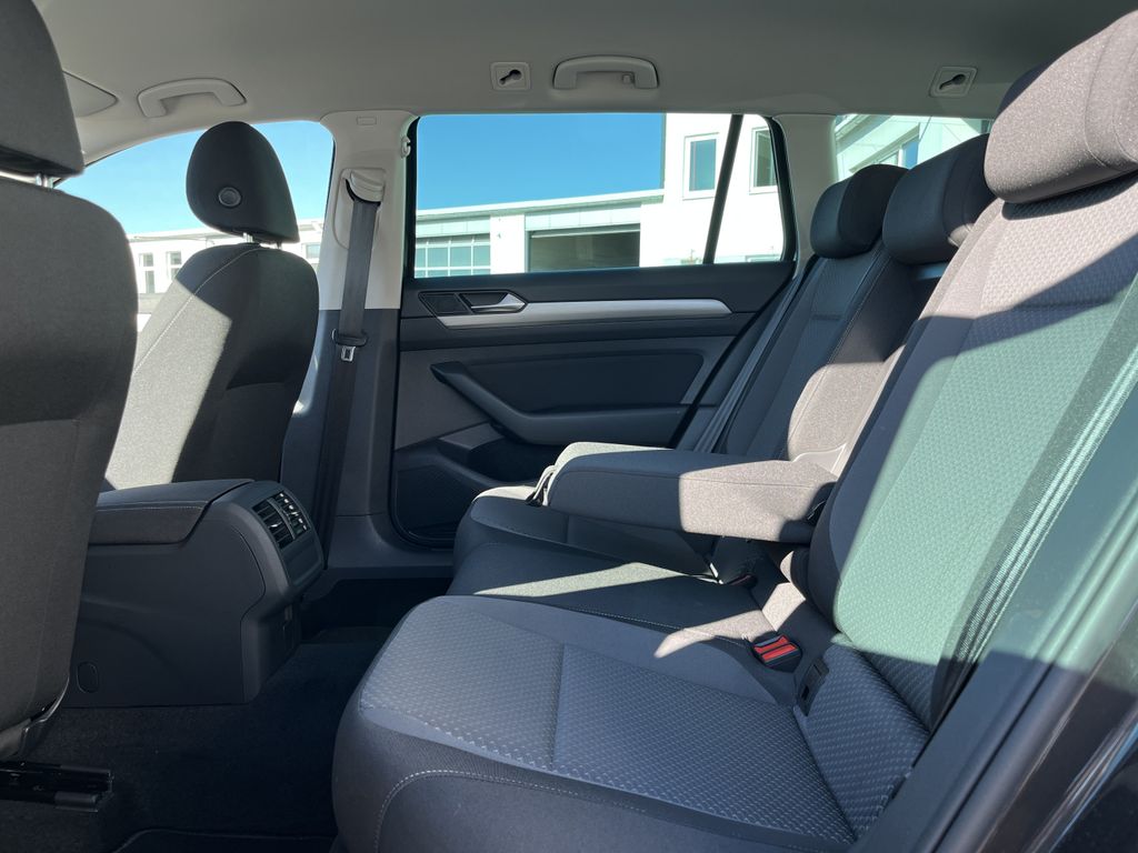 Volkswagen Passat Variant 2.0 TDI R-Line Optik 17