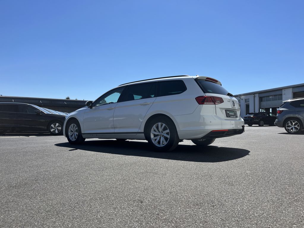 Volkswagen Passat Variant 2.0 TDI DSG Conceptline 10
