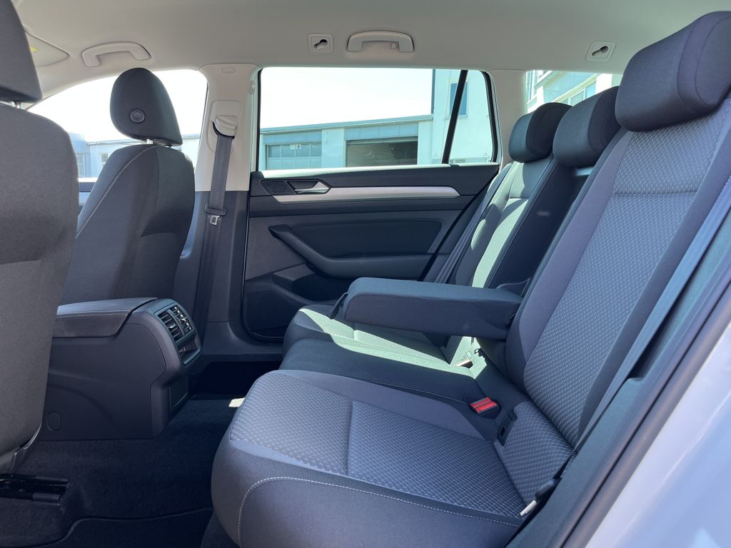 Volkswagen Passat Variant 2.0 TDI DSG Conceptline 17
