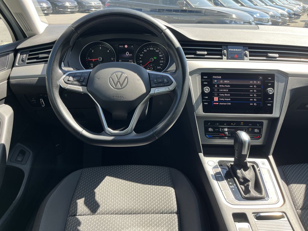Volkswagen Passat Variant 2.0 TDI DSG Conceptline 16