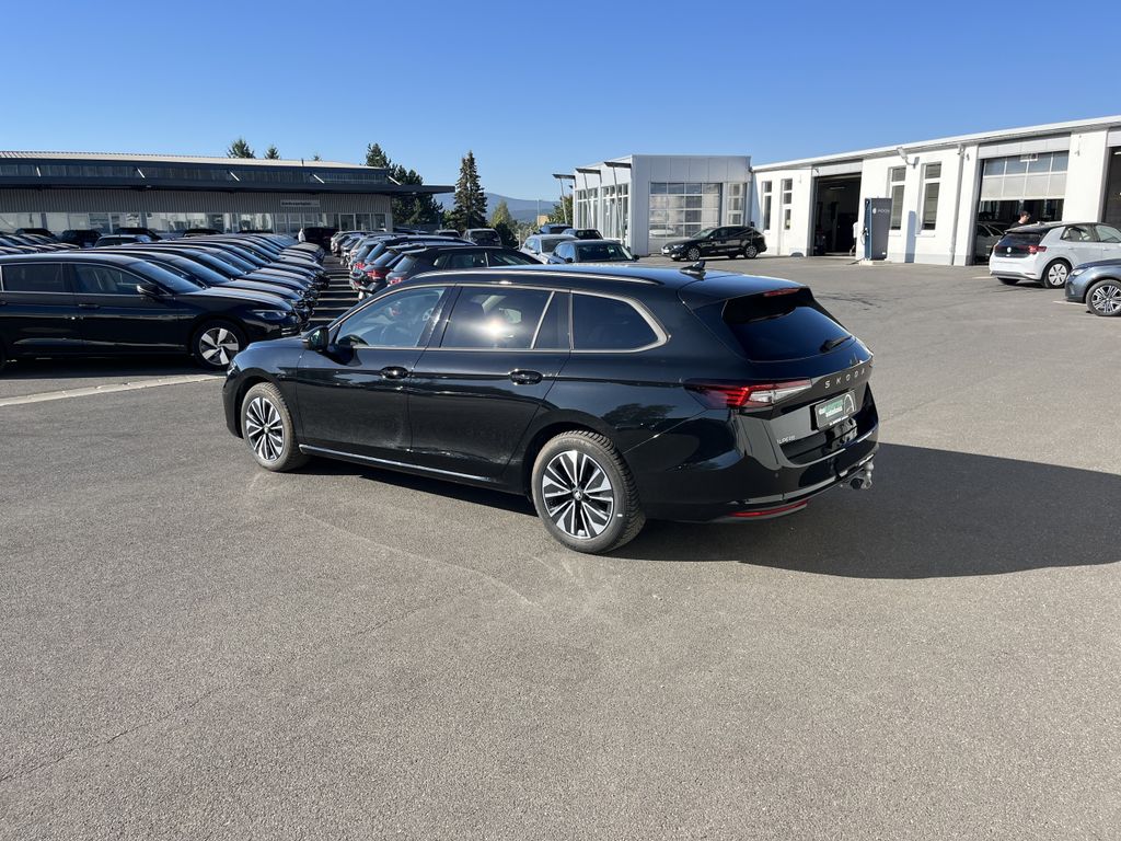 Skoda Superb Combi 2.0 TSI DSG Selection 11