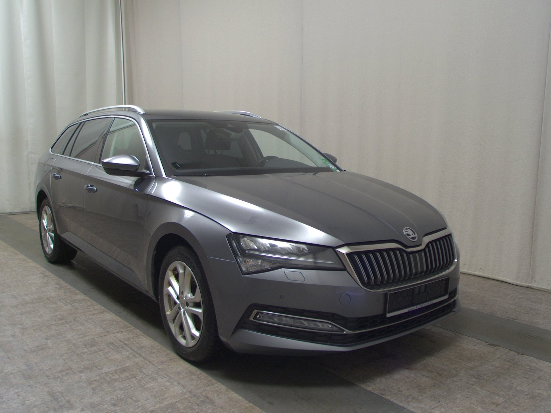 Skoda Superb Kombi 2.0 TDI Style Leder LED vc AHK 3