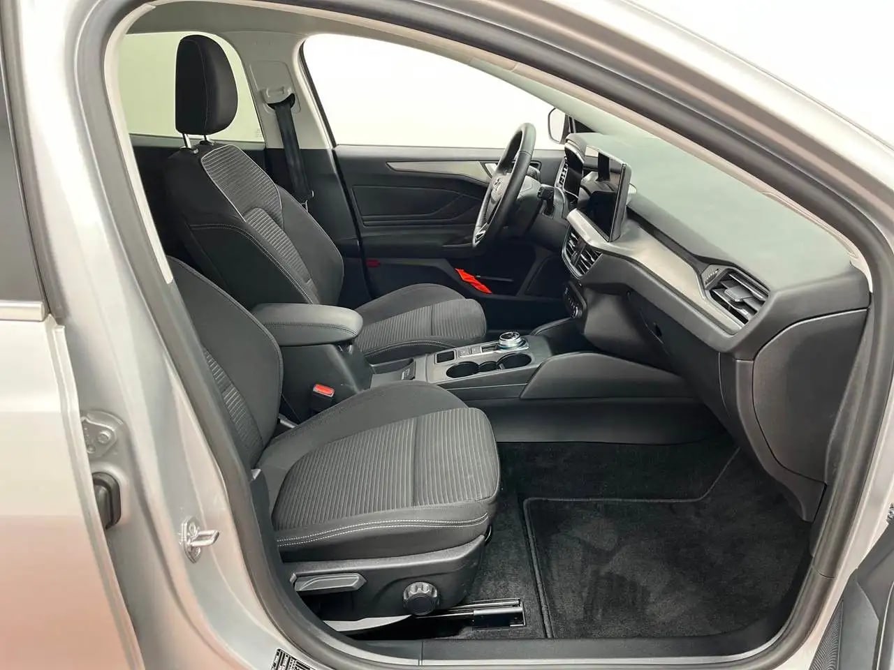 Ford Focus Titanium LED*LM*DAB*NaviGroß*Winterpaket 7