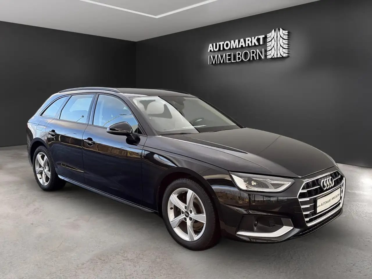 Audi A4 advanced Massage*Sound*LED*NaviTouch