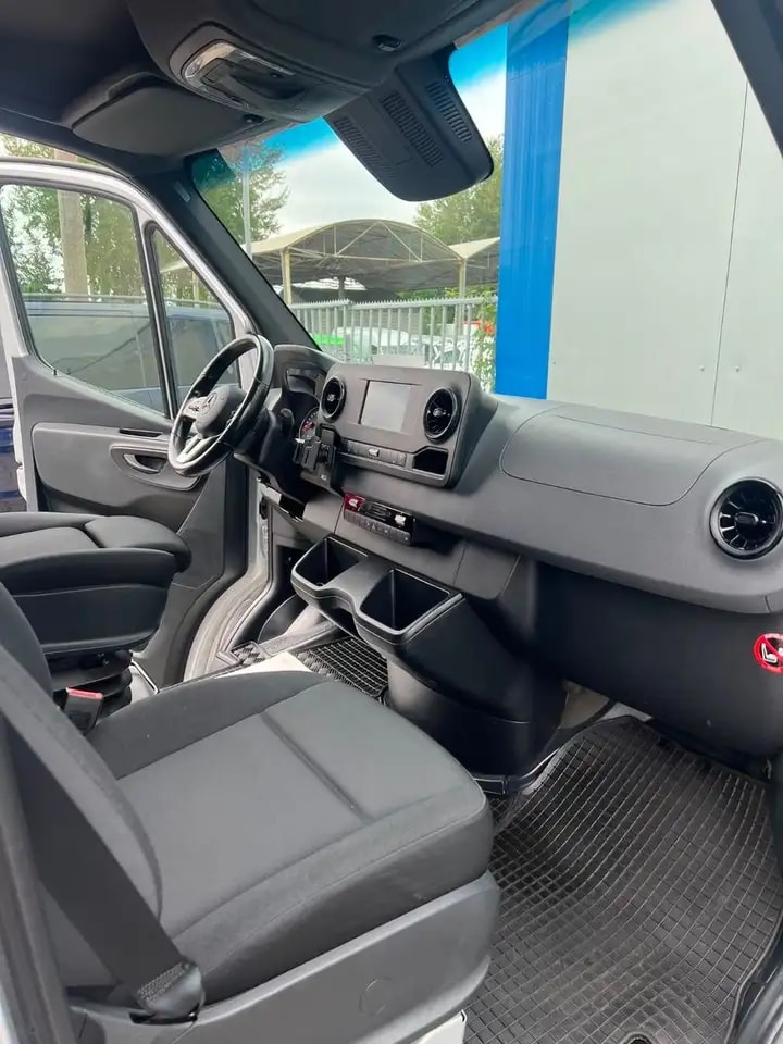 Mercedes-Benz Sprinter 314 AUTOMATIK NAVI TOTWINKEL KAMERA LED 12