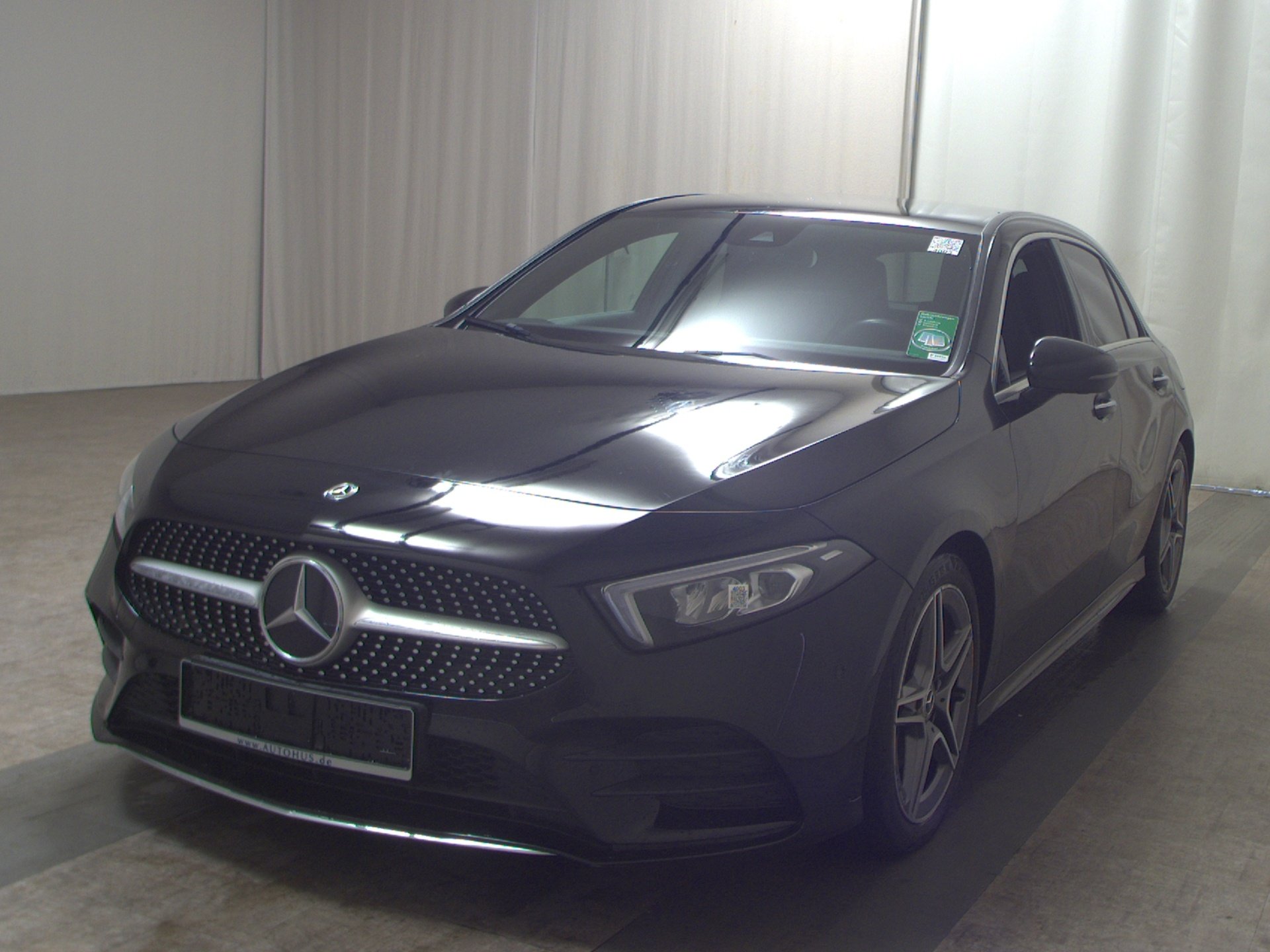 Mercedes-Benz A 220 d AMG-Line Navi LED MBUX RFK AHK 2