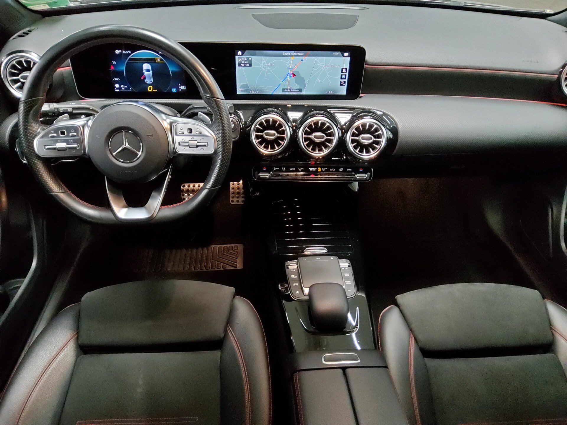 Mercedes-Benz A 220 d AMG-Line Navi LED MBUX RFK AHK 5