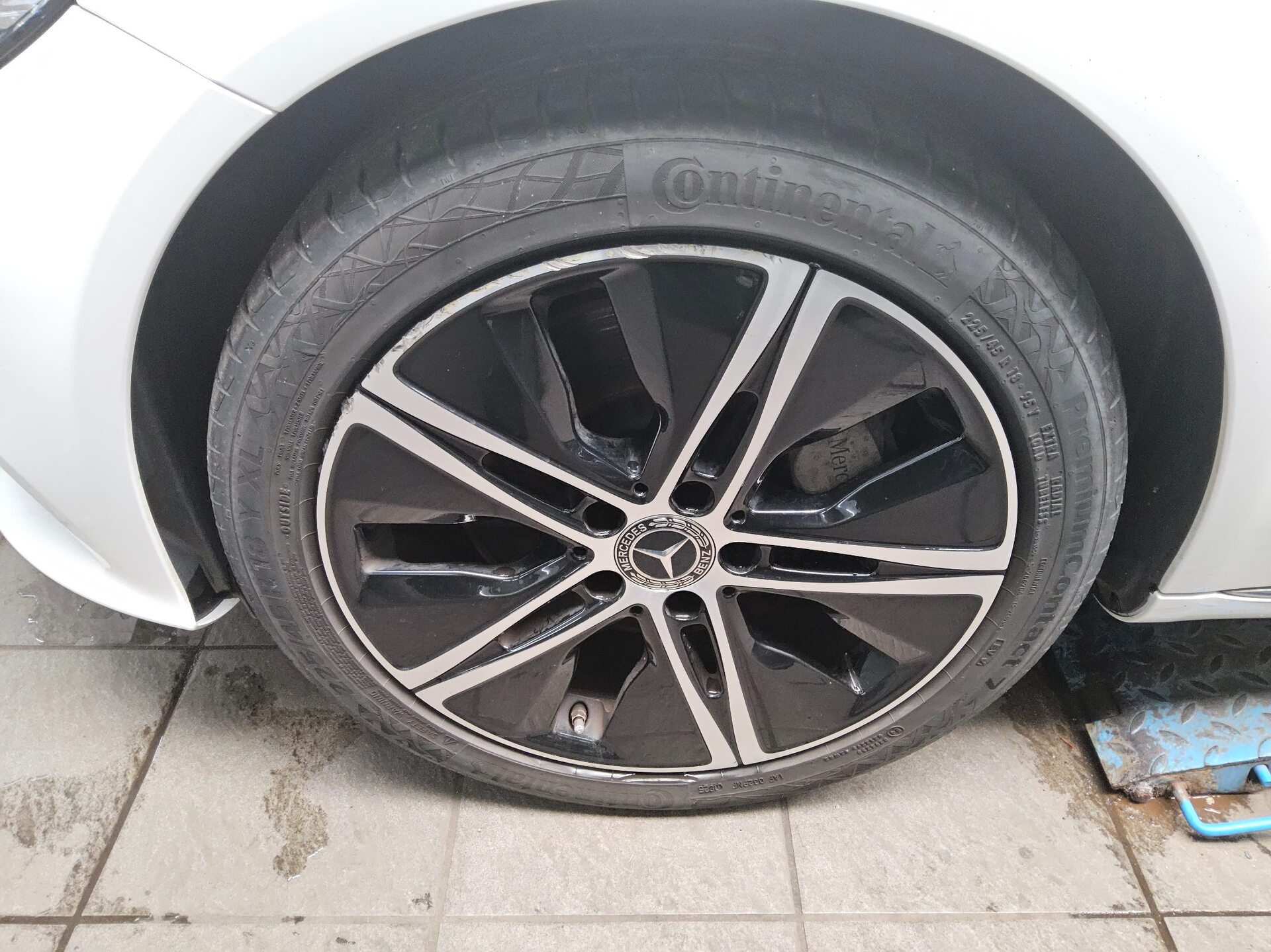 Mercedes-Benz C 300 T de Avantgarde Navi LED AHK RFK Distr.+ 10