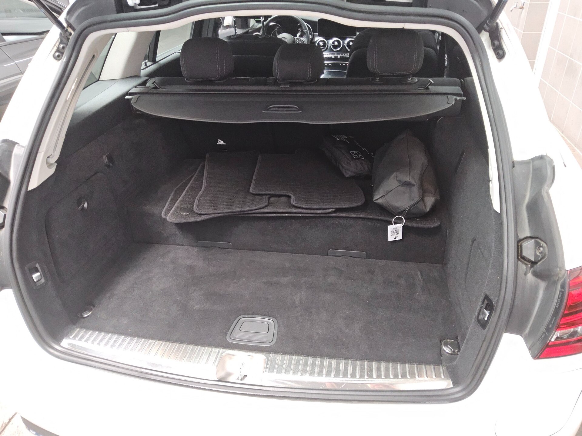 Mercedes-Benz C 300 T de Avantgarde Navi LED AHK RFK Distr.+ 11