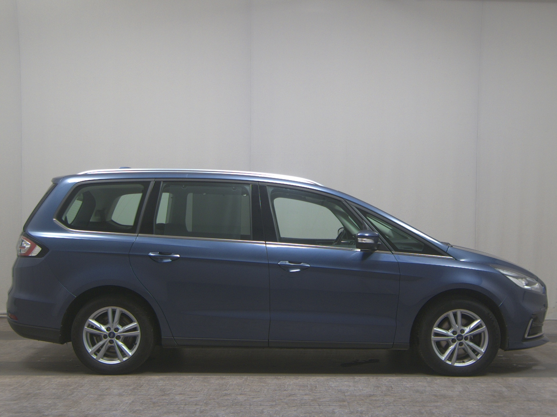 Ford Galaxy 2.0 EB Titanium 7-Sitzer Navi Shz Pano