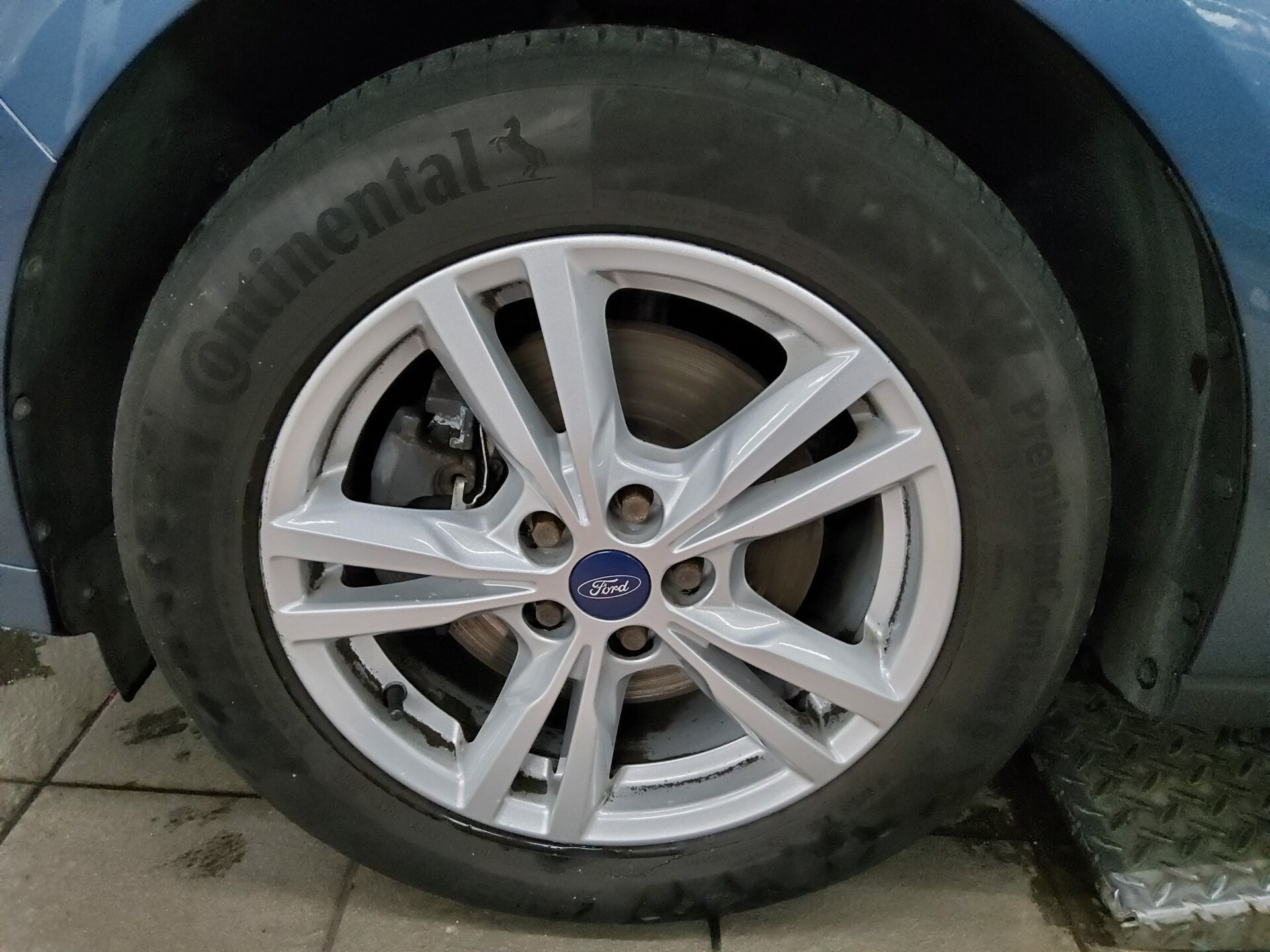 Ford Galaxy 2.0 EB Titanium 7-Sitzer Navi Shz  Pano 10