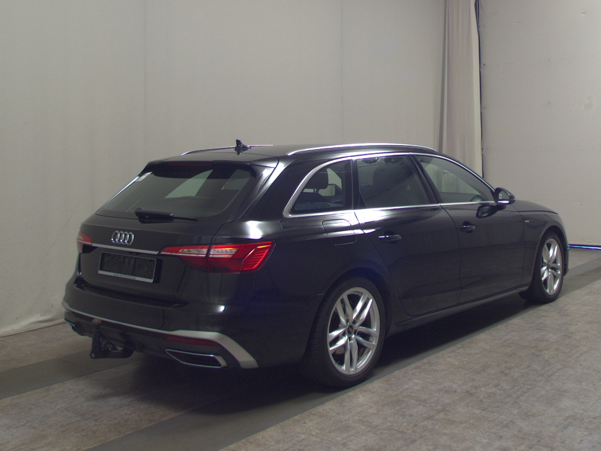 Audi A4 Avant 40 TDI S-Line Navi vc LED RfK Sound AHK 4