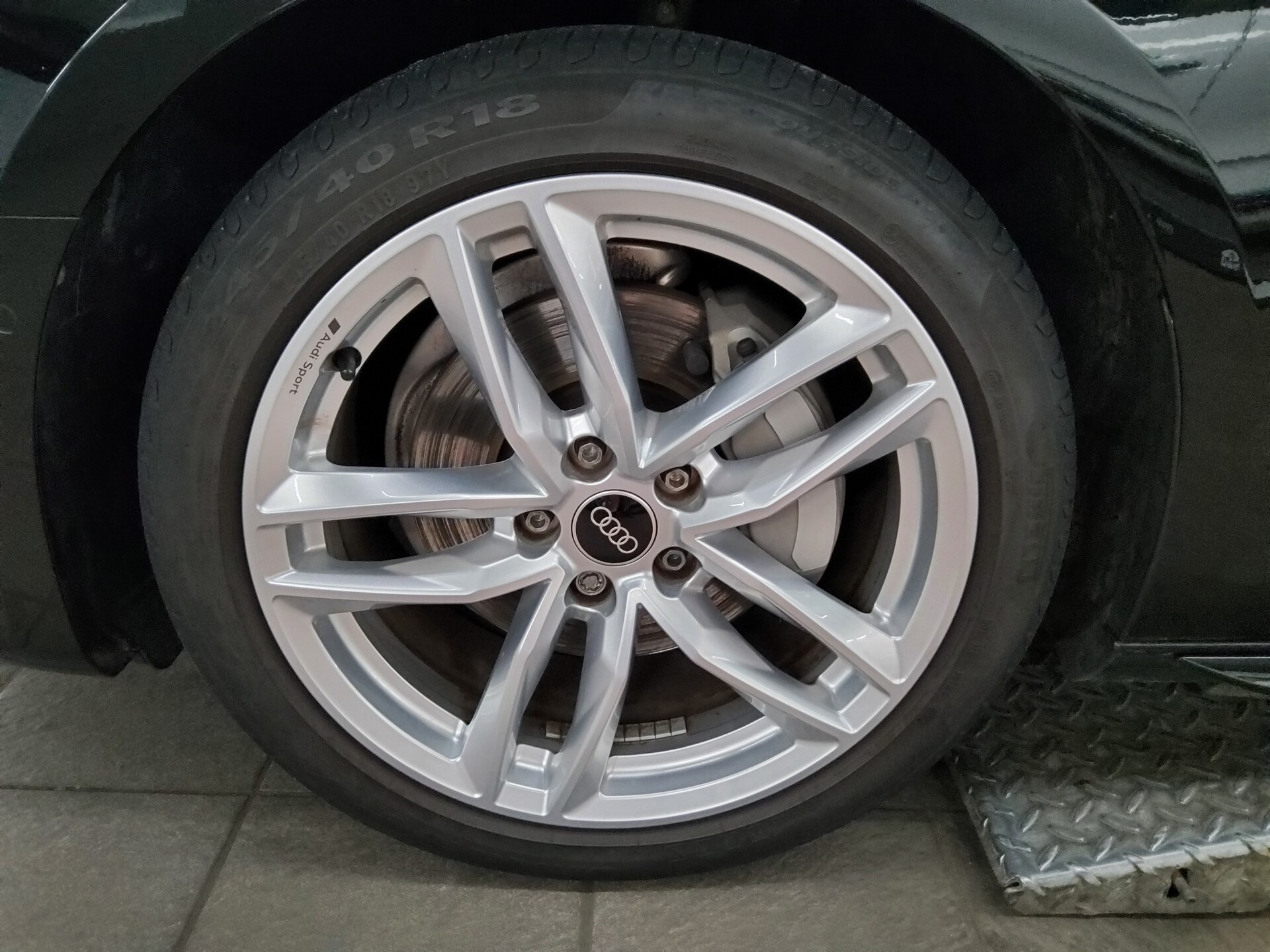 Audi A4 Avant 40 TDI S-Line Navi vc LED RfK Sound AHK 11