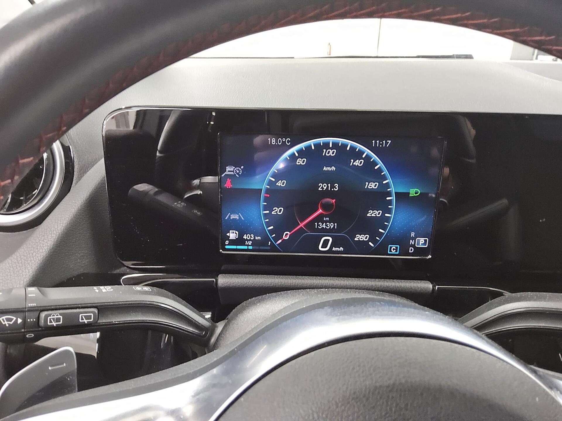 Mercedes-Benz GLA 200 d 4M AMG-Line Navi LED StHzg Distronic+ 8