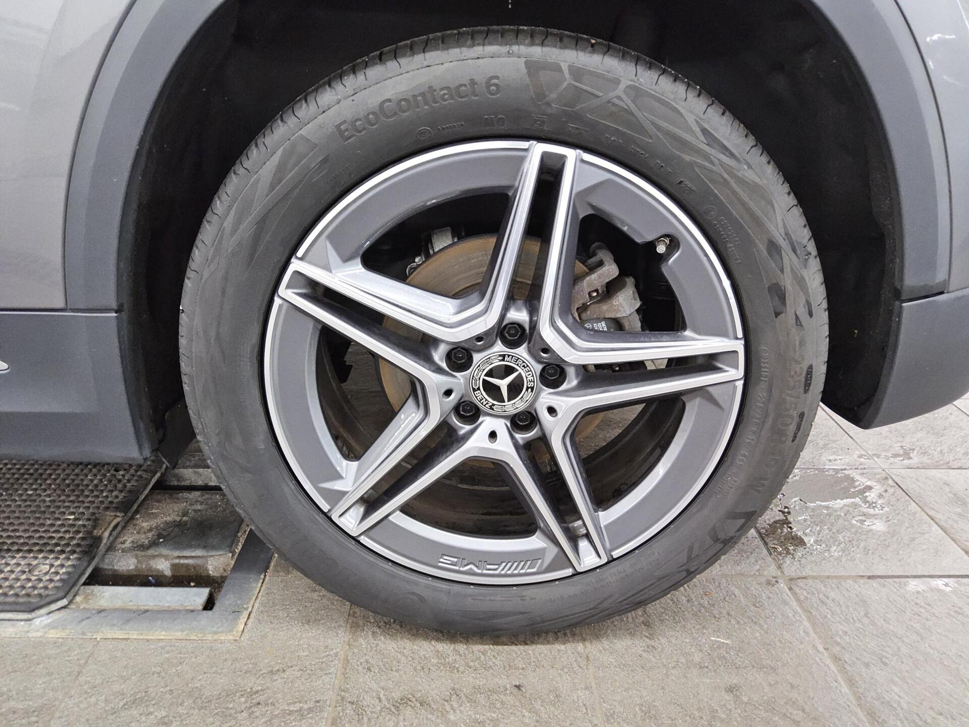 Mercedes-Benz GLA 200 d 4M AMG-Line Navi LED StHzg Distronic+ 11