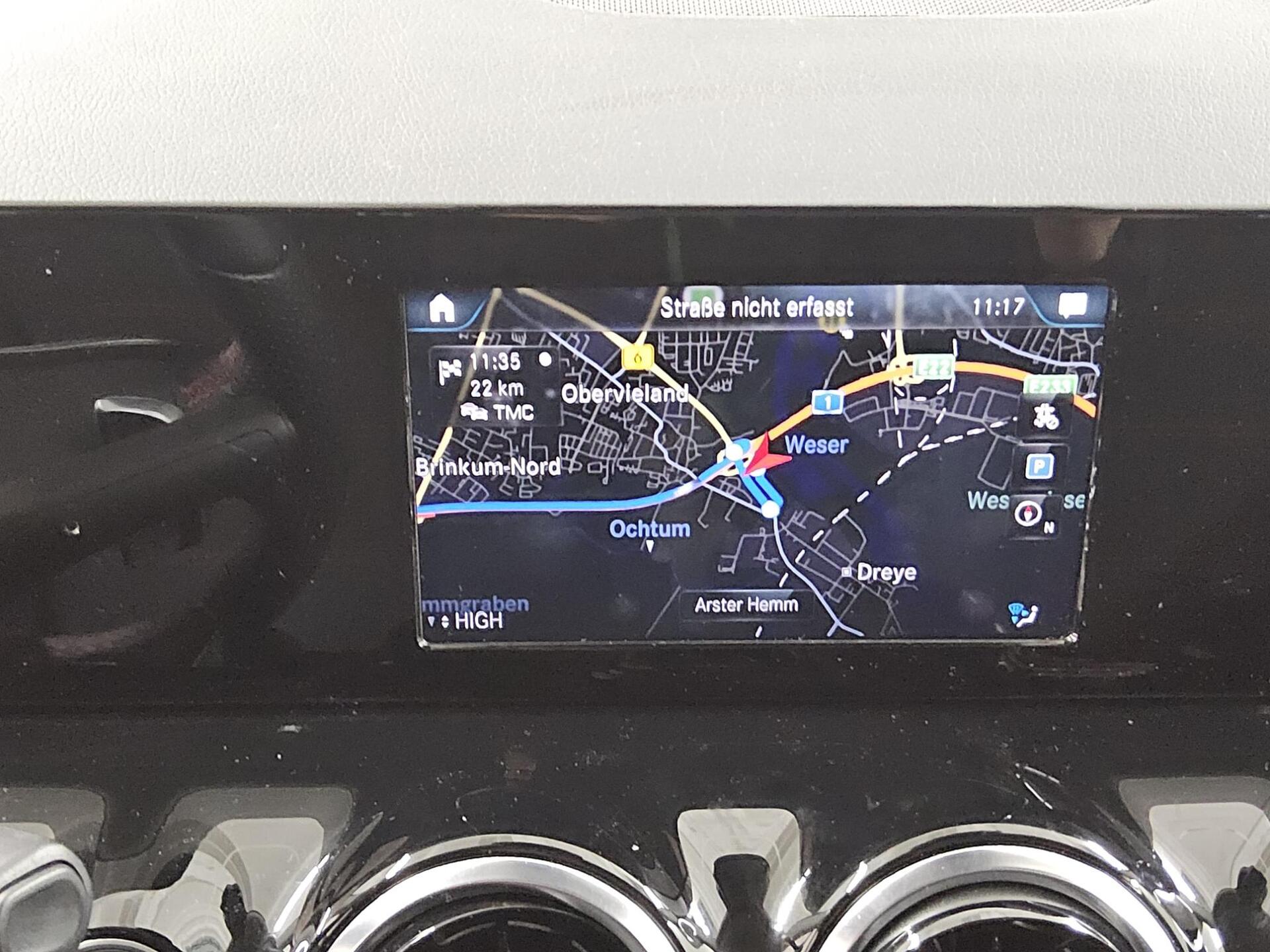 Mercedes-Benz GLA 200 d 4M AMG-Line Navi LED StHzg Distronic+ 7
