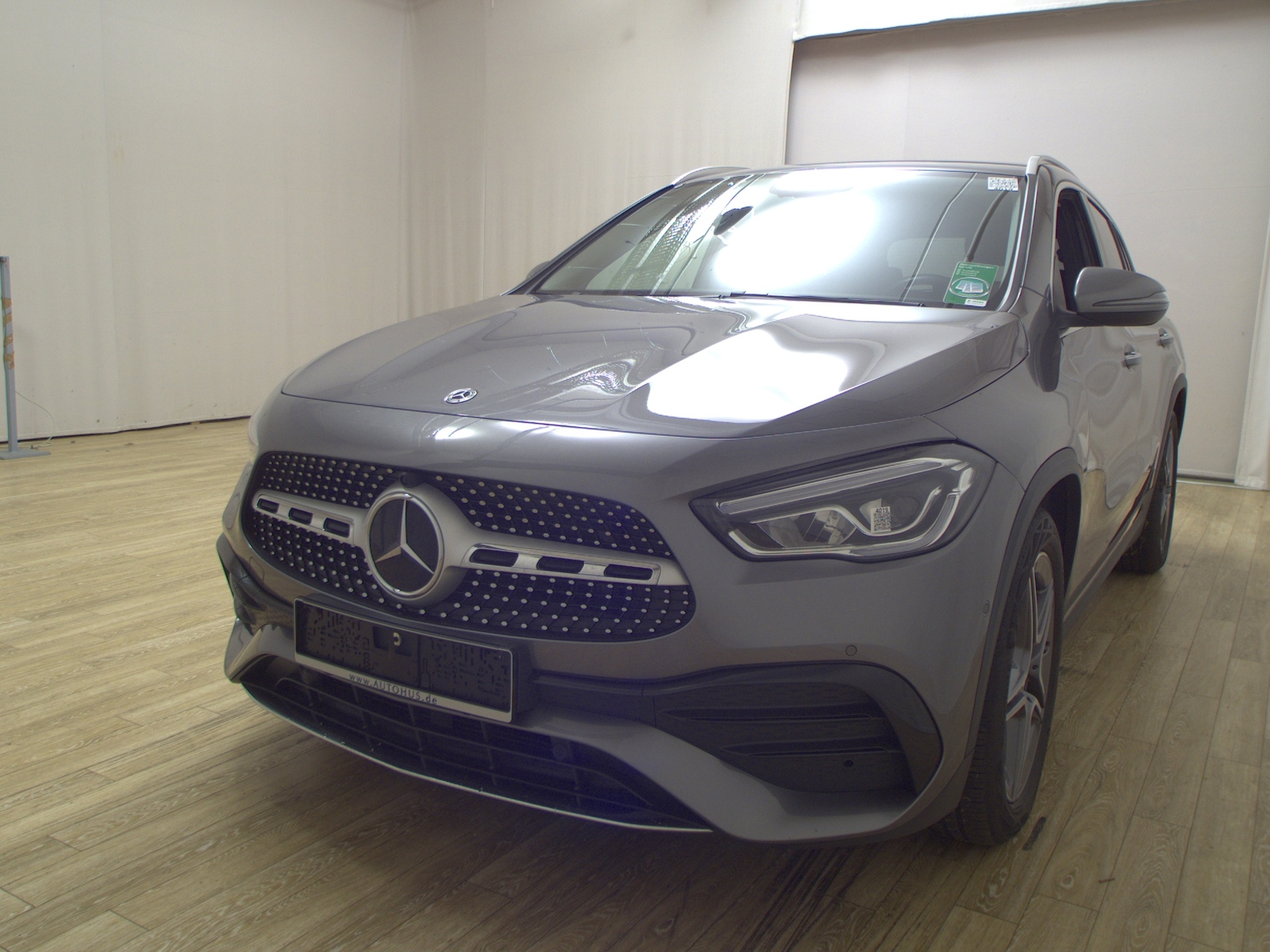 Mercedes-Benz GLA 200 d 4M AMG-Line Navi LED StHzg Distronic+ 2