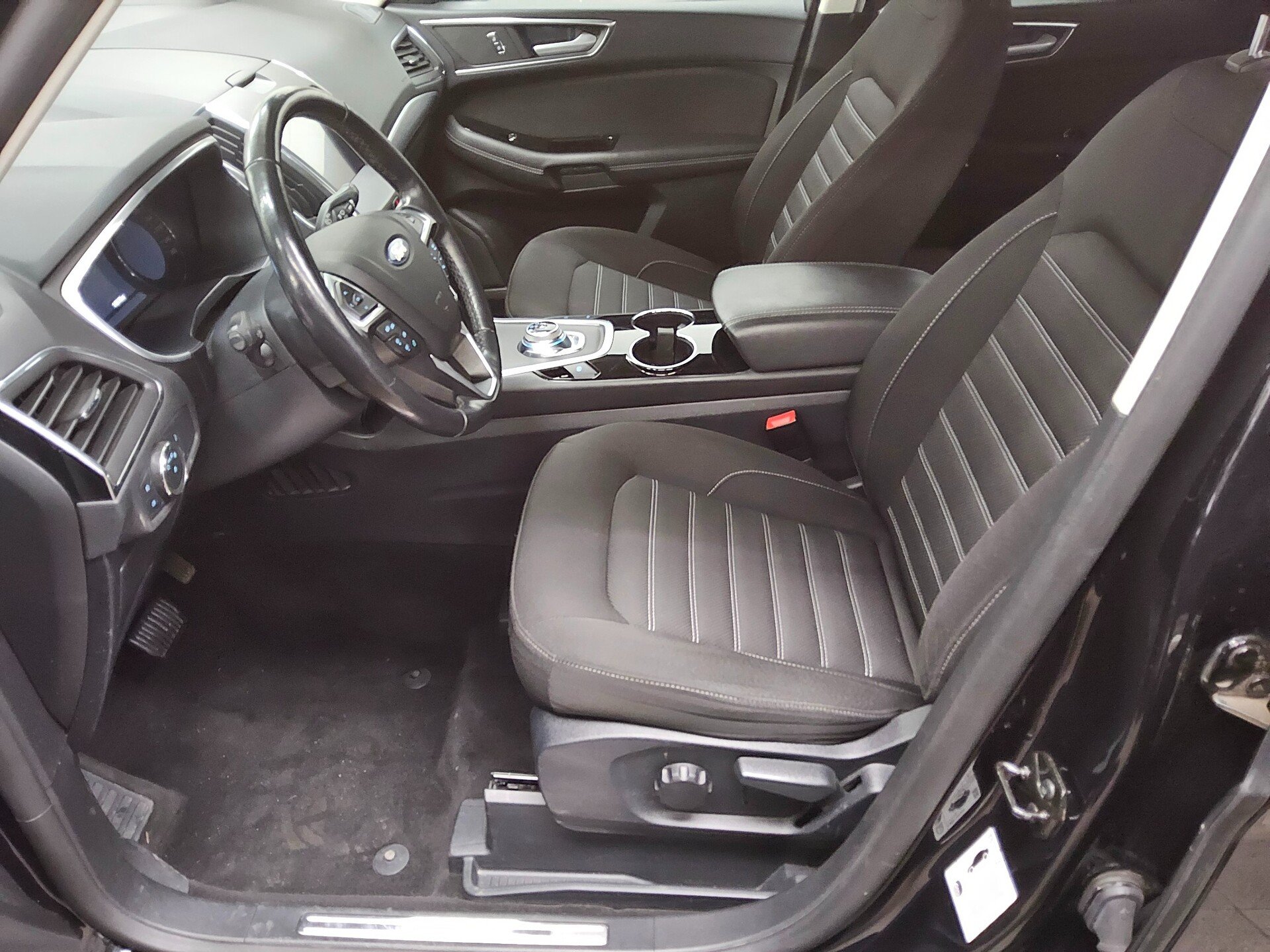 Ford Galaxy 2.0 EB Titanium 7-Sitzer LED Navi RfK PDC 8