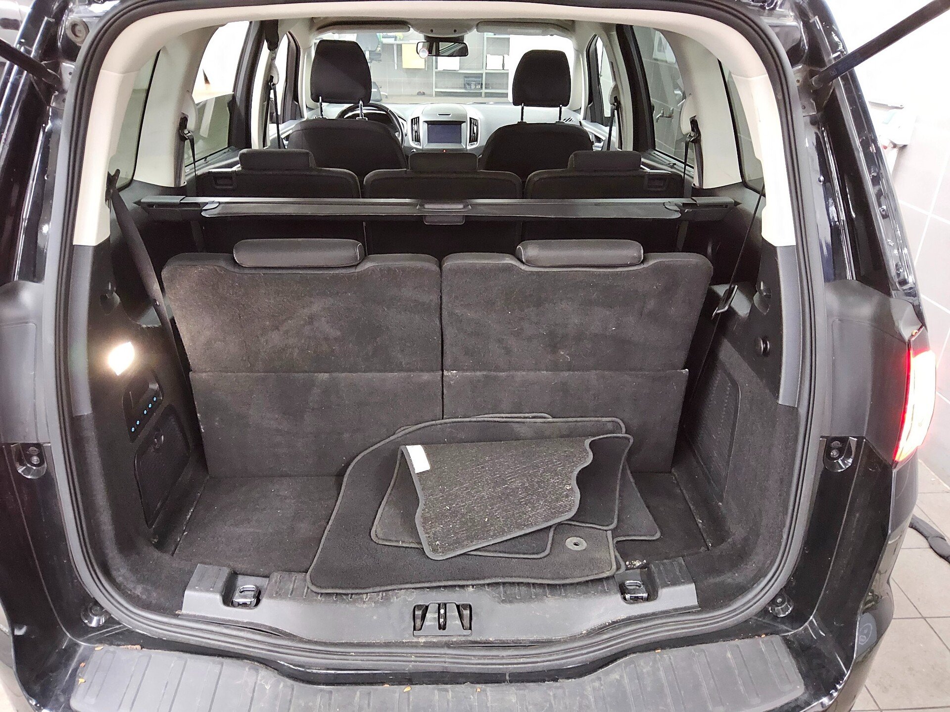 Ford Galaxy 2.0 EB Titanium 7-Sitzer LED Navi RfK PDC 11