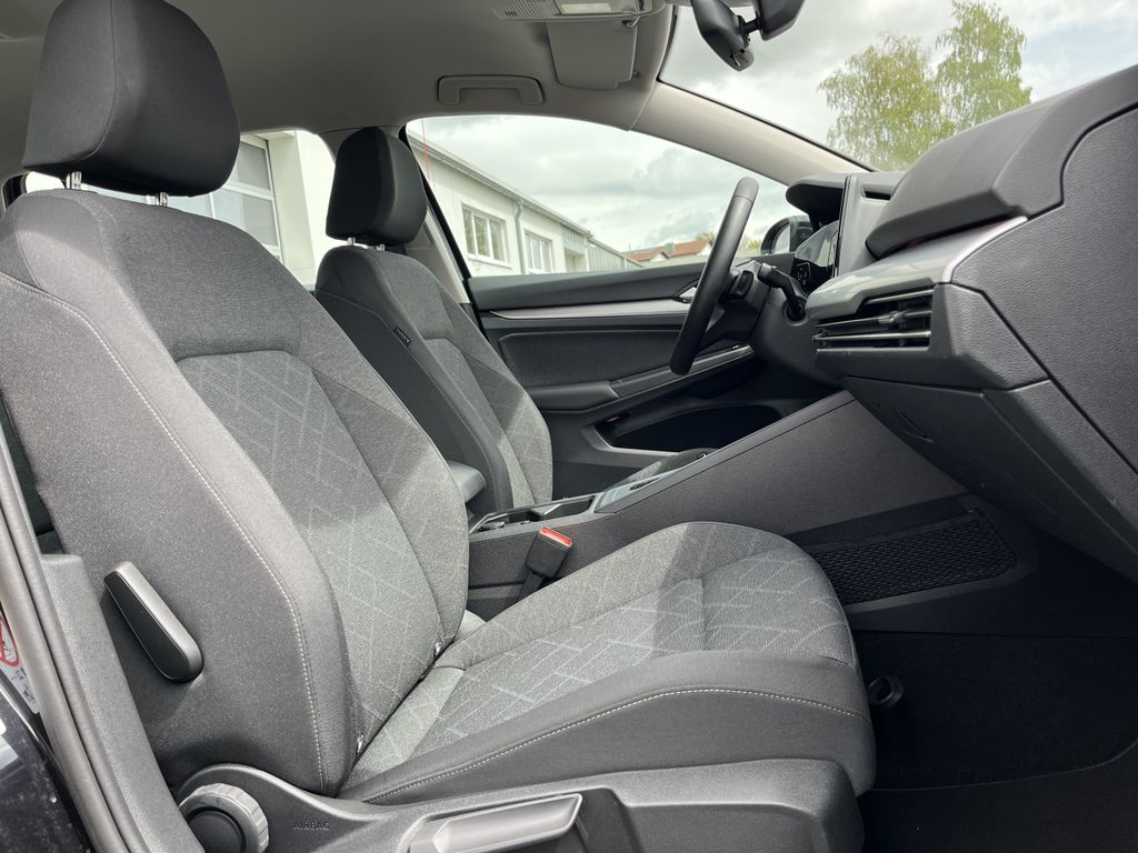 Volkswagen Golf Variant 1.5 TSI DSG Life 12