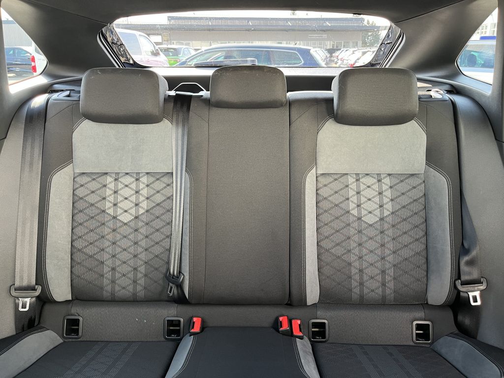 Volkswagen Taigo 1.5 TSI DSG R-Line 16