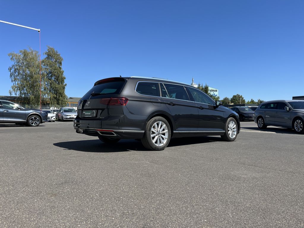 Volkswagen Passat Variant 2.0 TDI DSG 4Mo Elegance 1,99% Fi 7