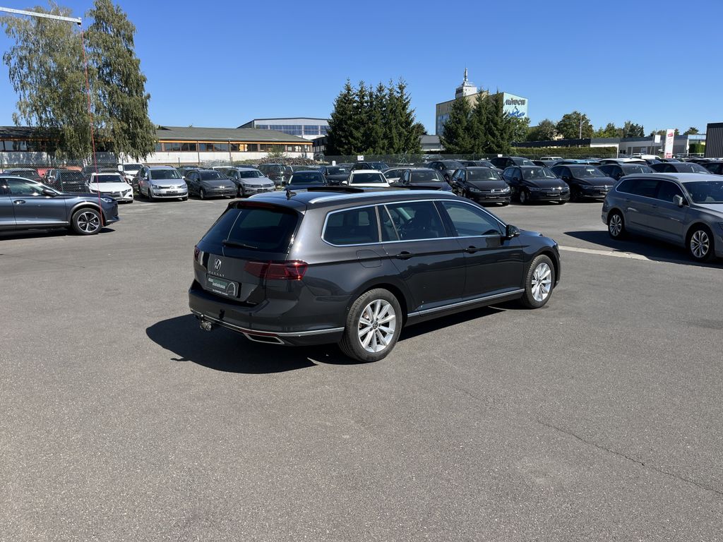 Volkswagen Passat Variant 2.0 TDI DSG 4Mo Elegance 1,99% Fi 8