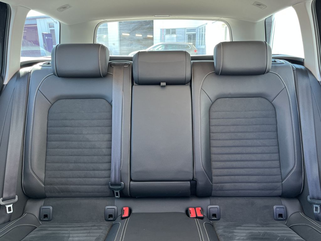 Volkswagen Passat Variant 2.0 TDI DSG 4Mo Elegance 1,99% Fi 18