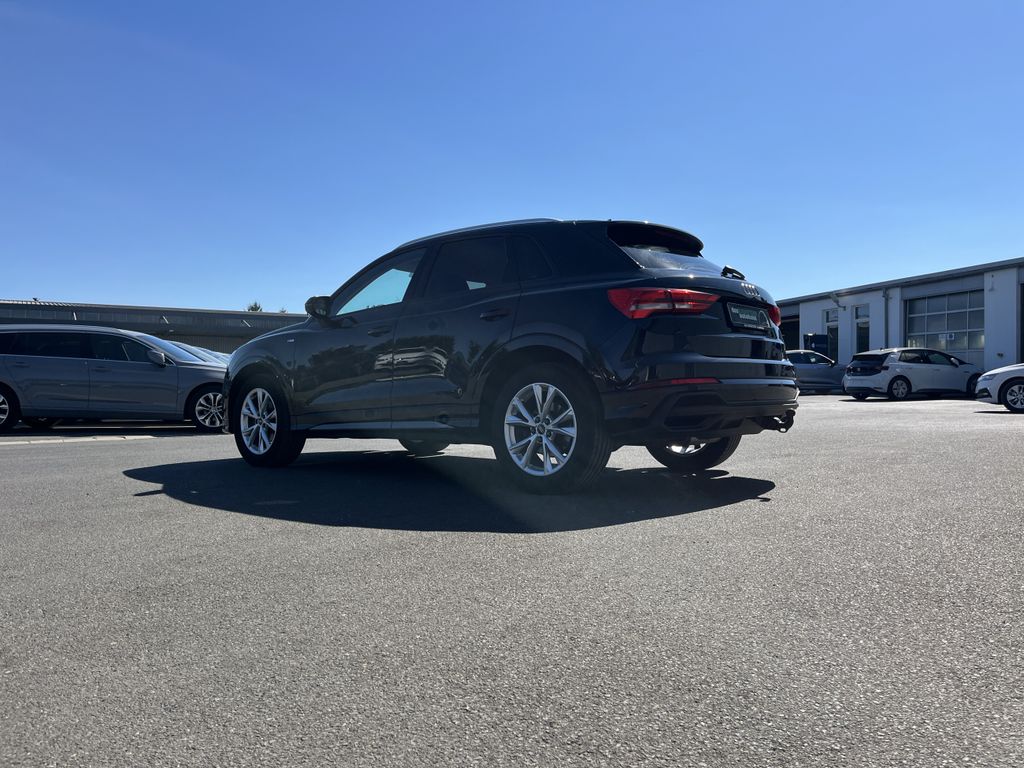 Audi Q3 35 2.0 TDI S line 10
