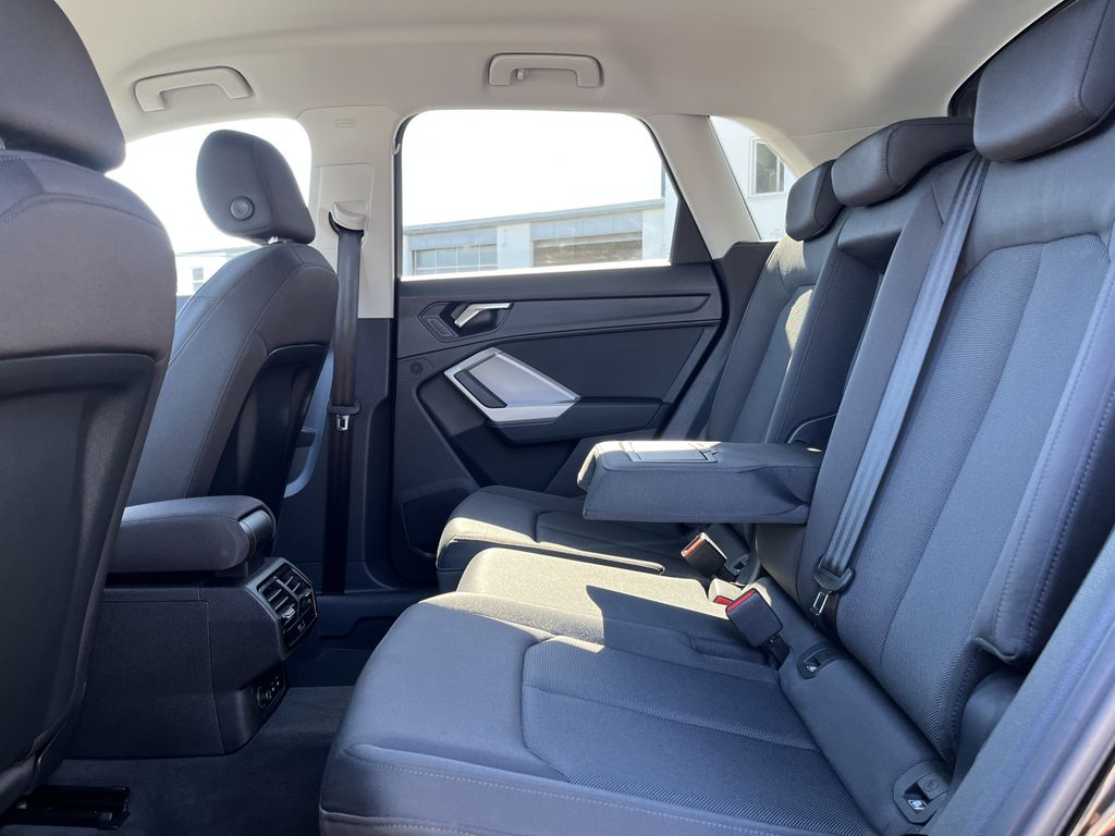 Audi Q3 35 2.0 TDI S line 17