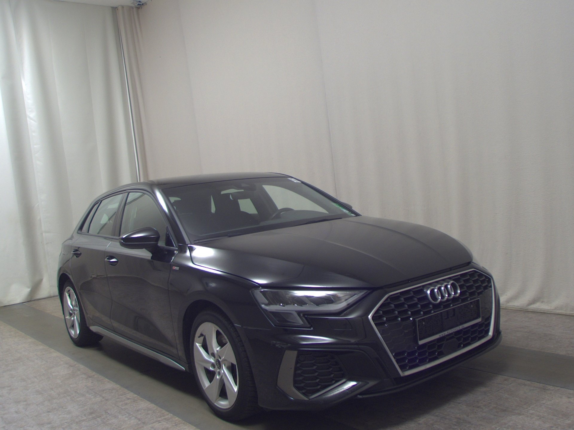 Audi A3 Sportback 30 TFSI S-Line Navi+ LED VC PDC 3
