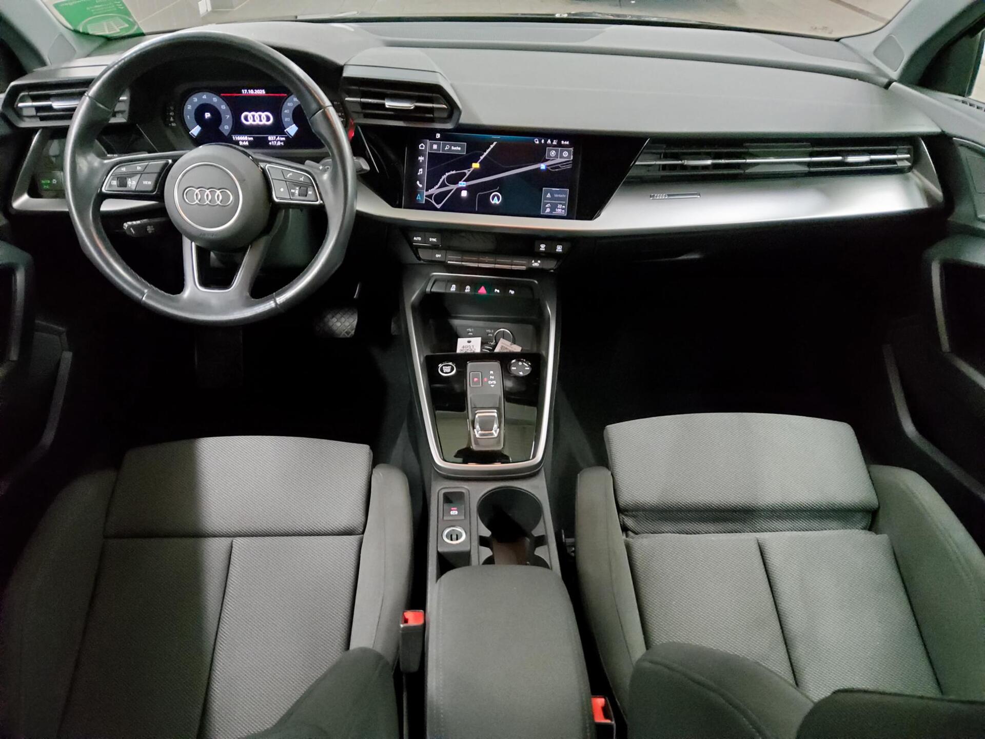 Audi A3 Sportback 30 TFSI S-Line Navi+ LED VC PDC 5