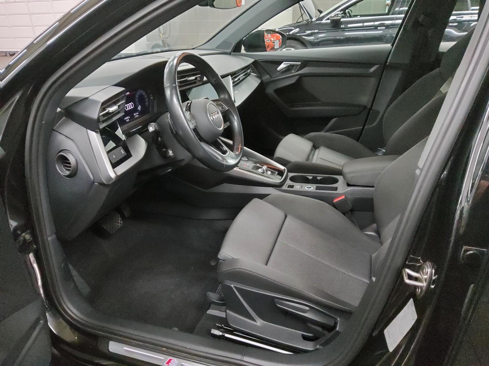 Audi A3 Sportback 30 TFSI S-Line Navi+ LED VC PDC 8