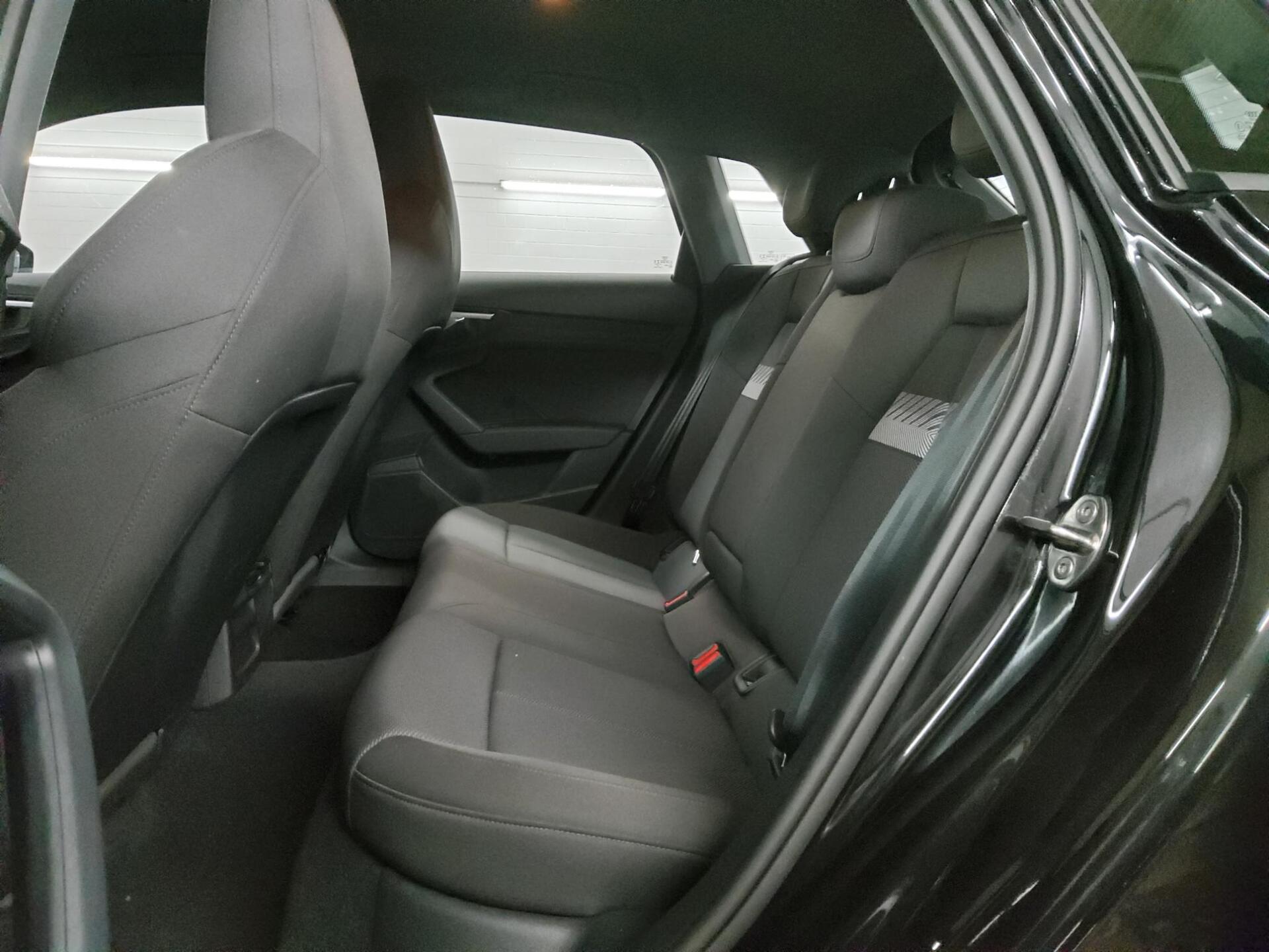 Audi A3 Sportback 30 TFSI S-Line Navi+ LED VC PDC 13