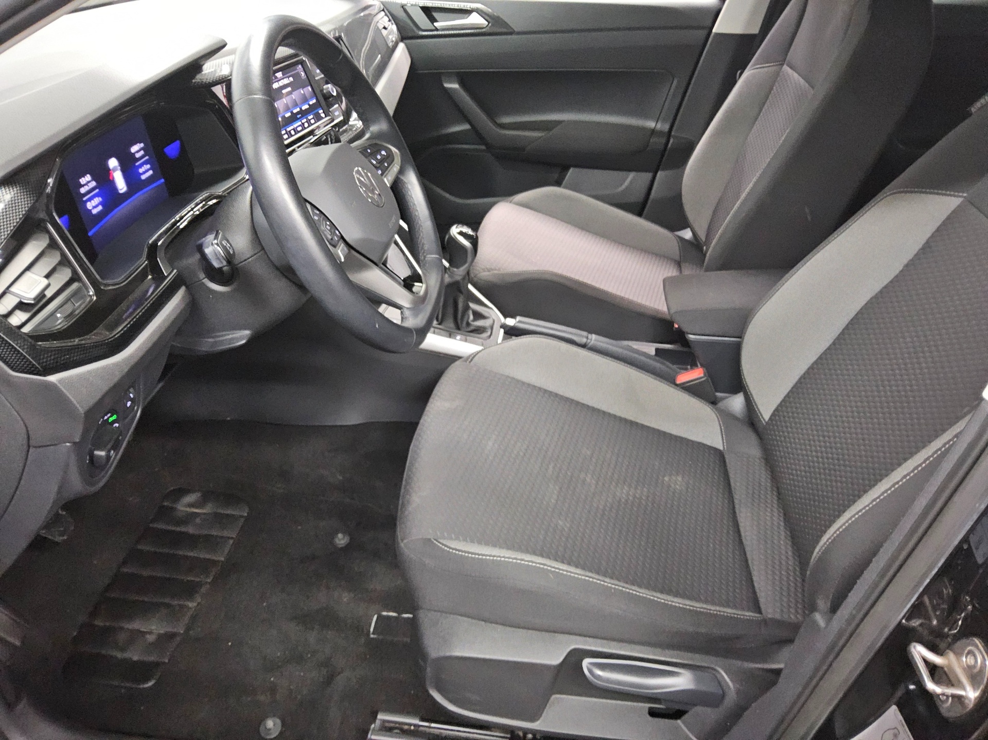 Volkswagen Polo 1.0 TSI Life LED AID PDC Shz 9