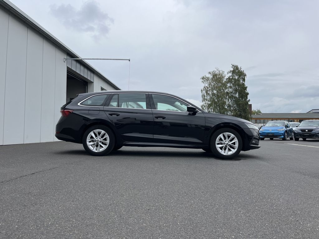 Skoda Octavia Combi 2.0 TDI DSG Style 5