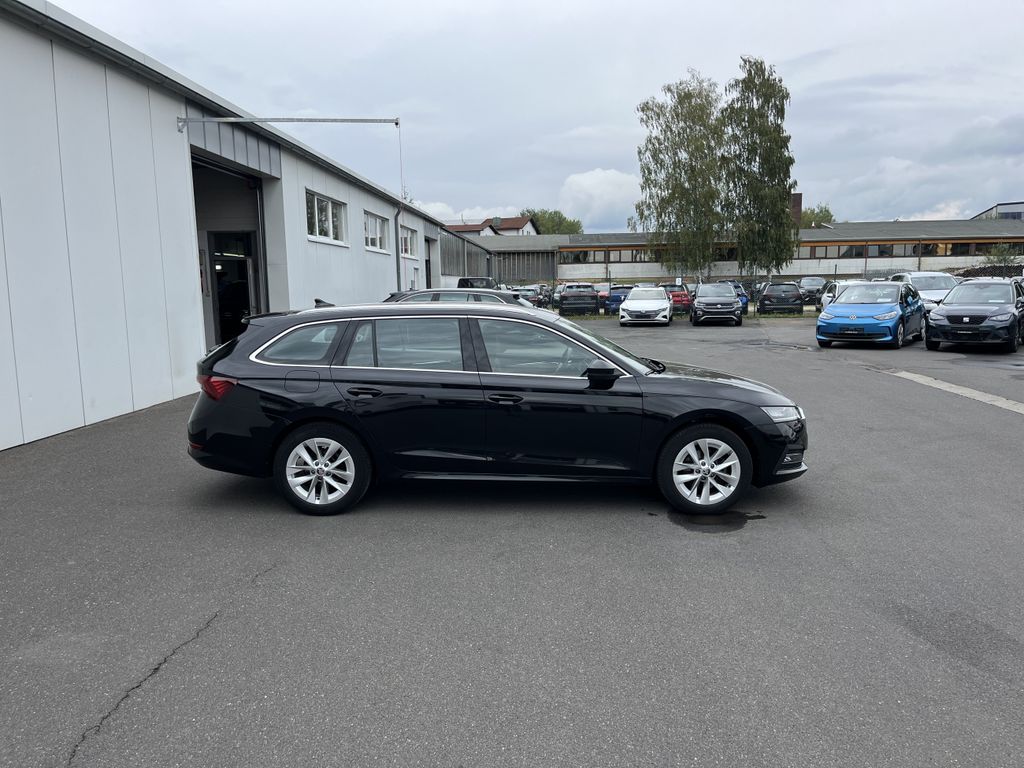 Skoda Octavia Combi 2.0 TDI DSG Style 6