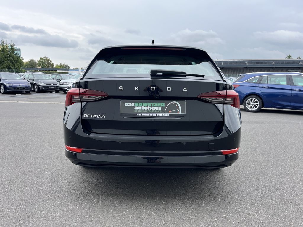 Skoda Octavia Combi 2.0 TDI DSG Style 9