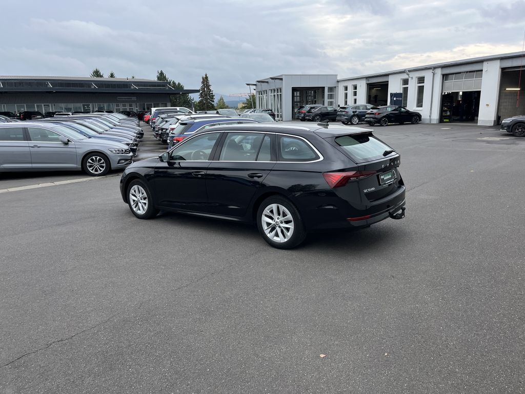 Skoda Octavia Combi 2.0 TDI DSG Style 11