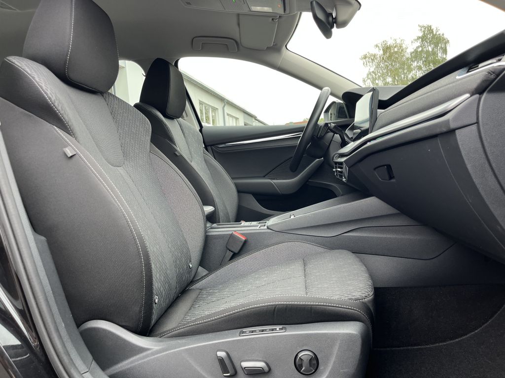 Skoda Octavia Combi 2.0 TDI DSG Style 15