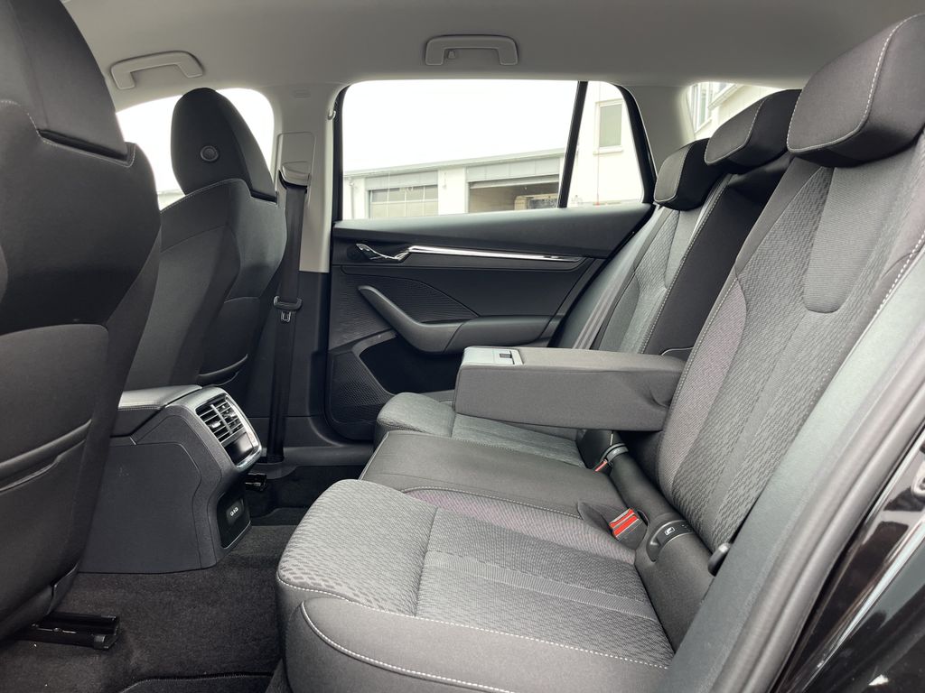 Skoda Octavia Combi 2.0 TDI DSG Style 17