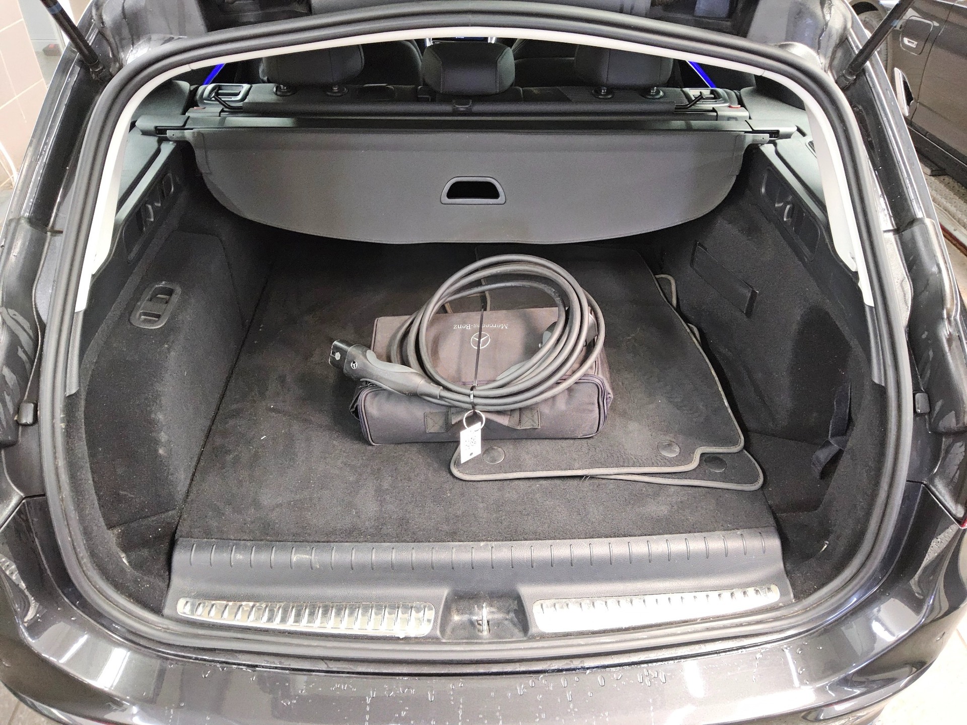 Mercedes-Benz C 300 T e Avantgarde T-Leder Navi LED AHK RfK 12