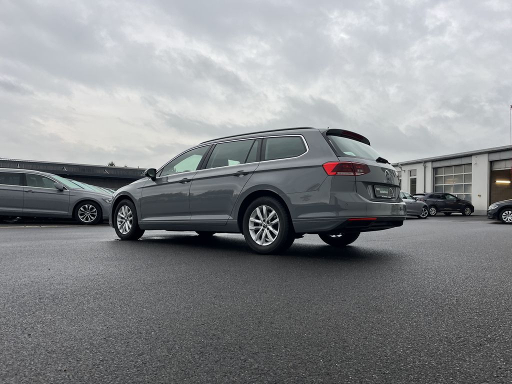 Volkswagen Passat Variant 2.0 TDI DSG Business 10