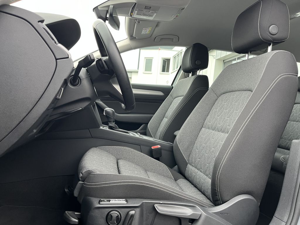 Volkswagen Passat Variant 2.0 TDI DSG Business 13