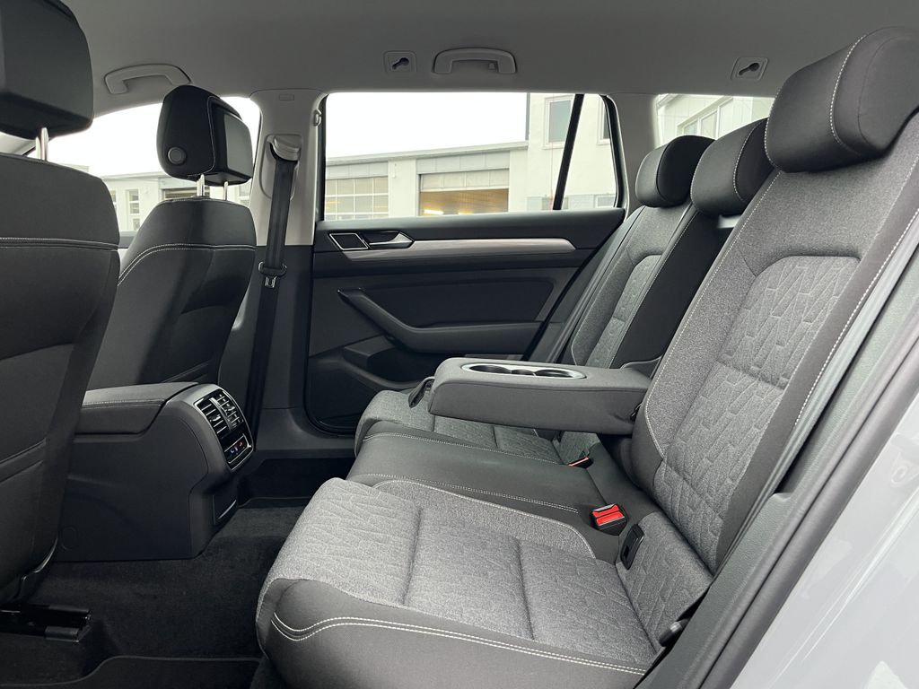 Volkswagen Passat Variant 2.0 TDI DSG Business 17