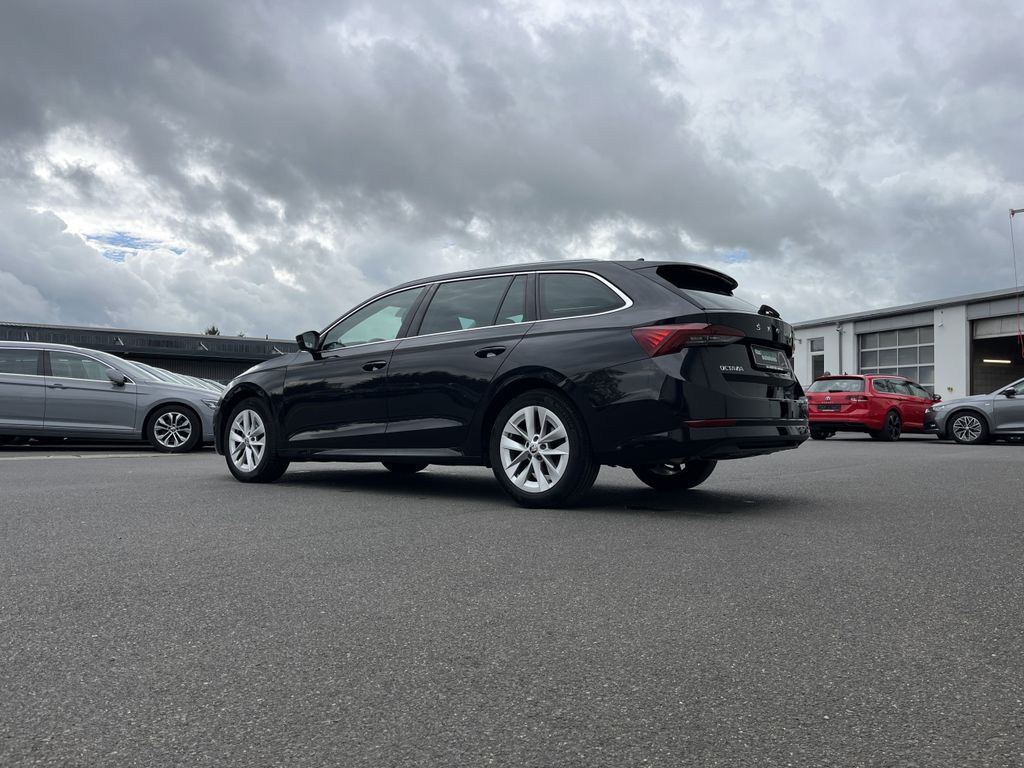 Skoda Octavia Combi 2.0 TDI DSG Style 10